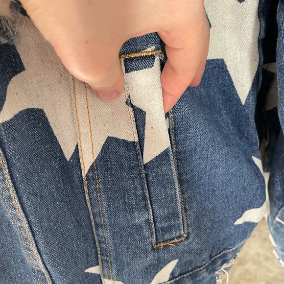 Peach Love California Painted Stars Oversized Ripped Denim Jacket Womens S - Picture 7 of 12